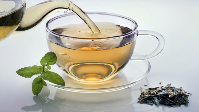 الشاي يساعد في مكافحة فيروس كورونا