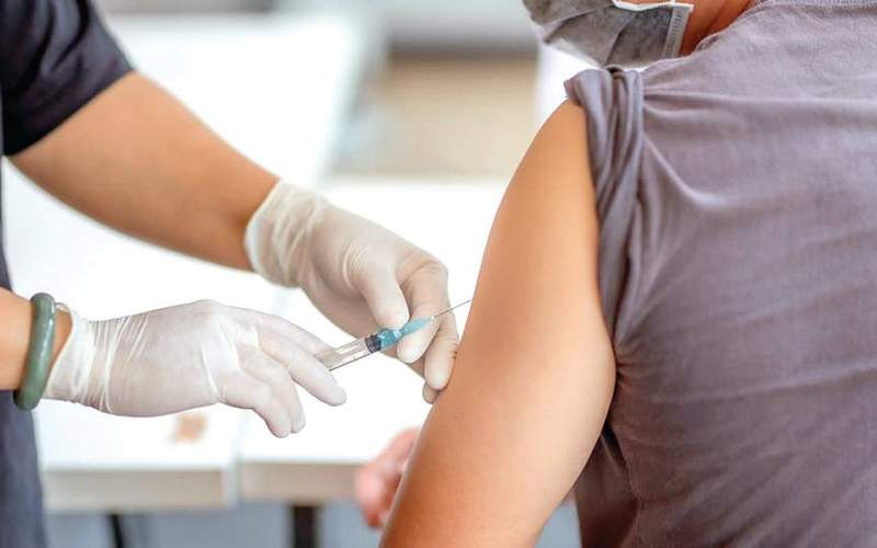 فيتنام تبدأ التطعيم التجريبي للمتطوعين بلقاح مضاد لكوفيد-19 من إنتاجها