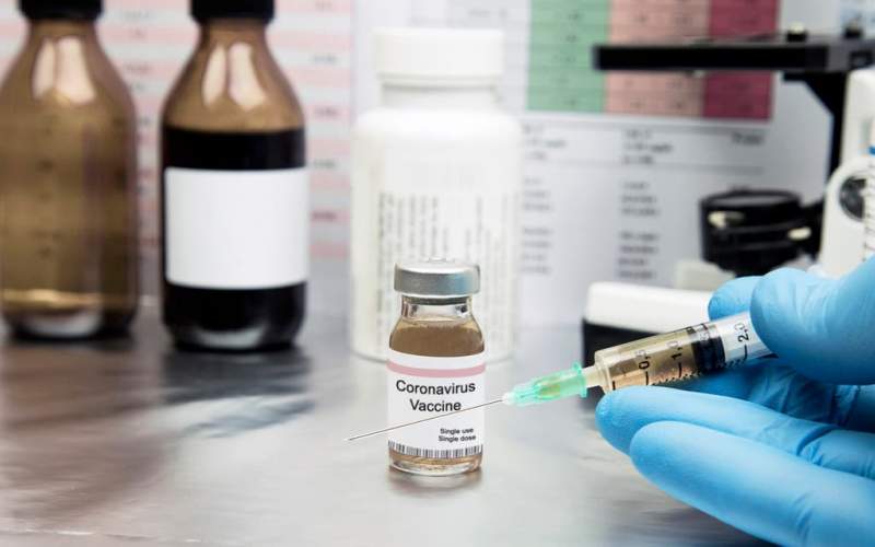 أنباء عن تطعيم سري لكبار الشخصيات ضد كورونا في أوكرانيا 