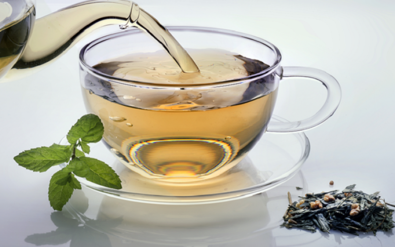 الشاي يساعد في مكافحة فيروس كورونا