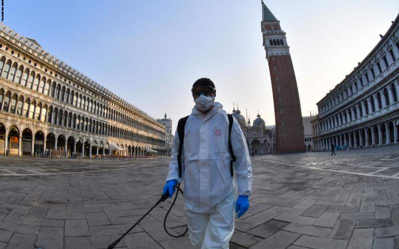 إيطاليا تسجل تراجعاً كبيراً في عدد وفيات كورونا اليومي