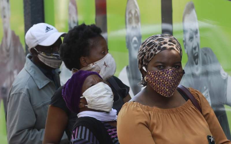 جنوب إفريقيا: إصابات كورونا ستتجاوز ذروة الموجة الأولى في البلاد