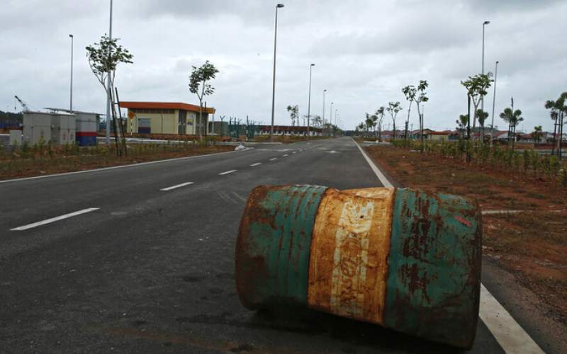 إصابات كورونا تنال من النفط