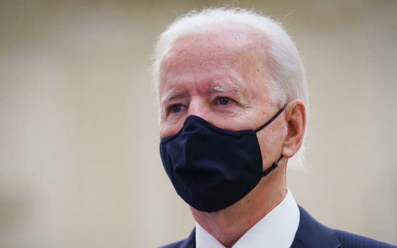 بايدن سيعيد فرض القيود المتعلقة بالسفر على خلفية كوفيد-19