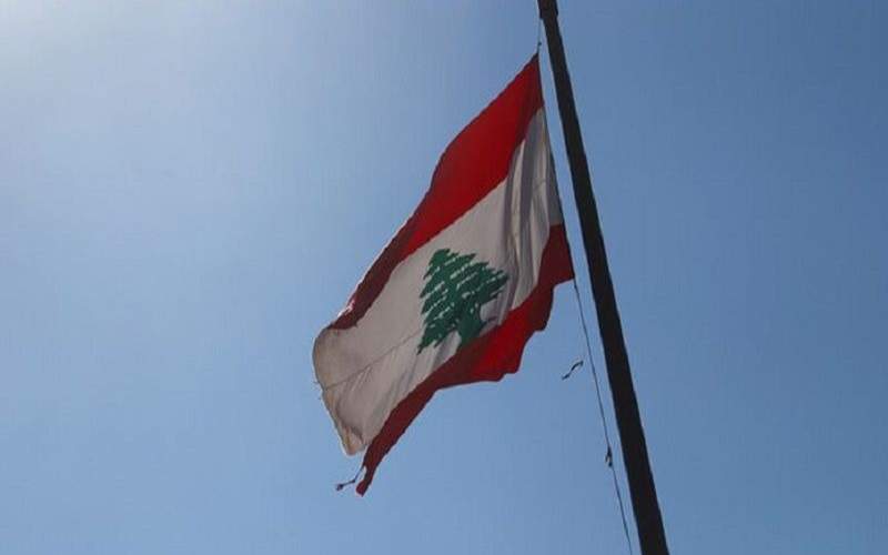 موظفو 7 وزارات في لبنان يعلنون الإضراب عن العمل