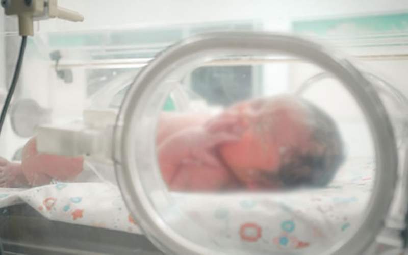 أول مولود مشتبه باصابته بفيروس كورونا في مستشفى الحريري