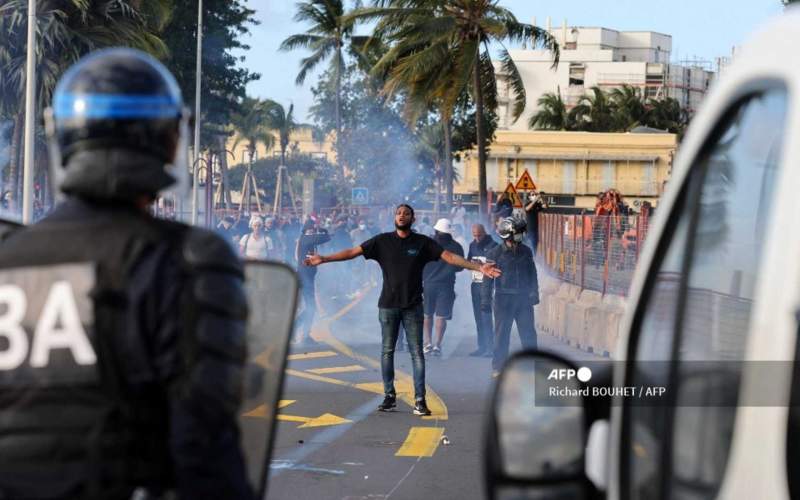 فرنسا.. 140 ألف شخص تظاهروا في أنحاء البلاد ضد التصريح الصحي