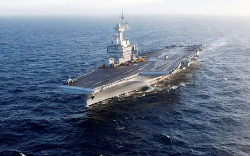 أكثر من 1000 إصابة  على متن حاملة الطائرات الفرنسية... وسببان للمأساة