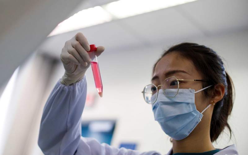 الصين توافق على تجربة لقاح مضاد لفيروس كورونا يُصنع من الحشرات