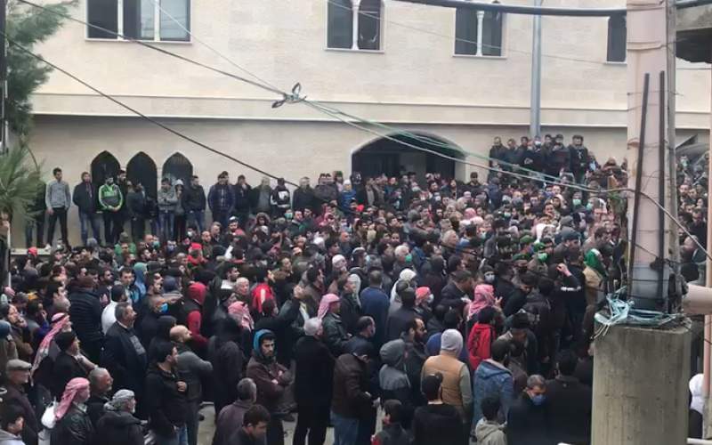 تشييع في عكار بحضور 2000 شخص .. بلا وقاية ولا كمامات