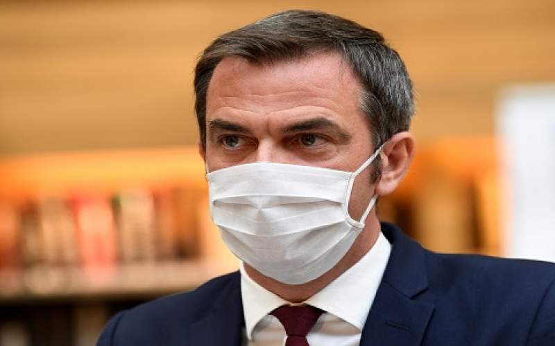 وزير الصحة الفرنسي: كورونا ينتشر بوتيرة أكبر بين الأشخاص دون سن الأربعين