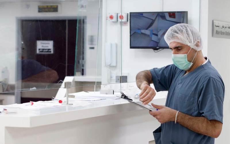 كمّامات غير فعّالة وساعات عمل مُضني.. القِطاع الطبّي في لبنان يواجه خطر الإستمرار