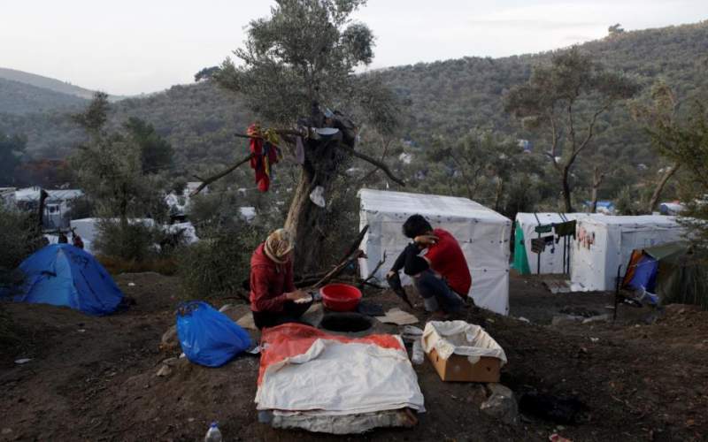 وباء كورونا يفاقم معاناة اللاجئين على حدود اليونان وتركيا