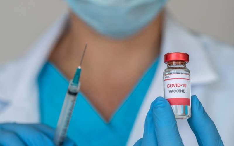 ماذا يحصل عند التطعيم بلقاحين مختلفين؟