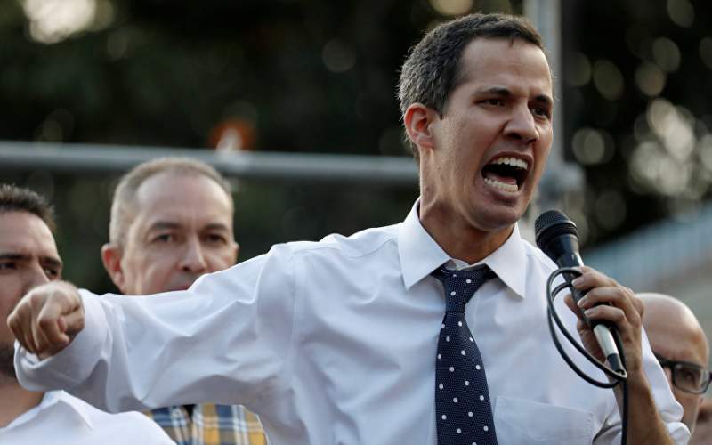 محامون يتهمون غوايدو بعرقلة شراء فنزويلا لقاح كورونا من بريطانيا