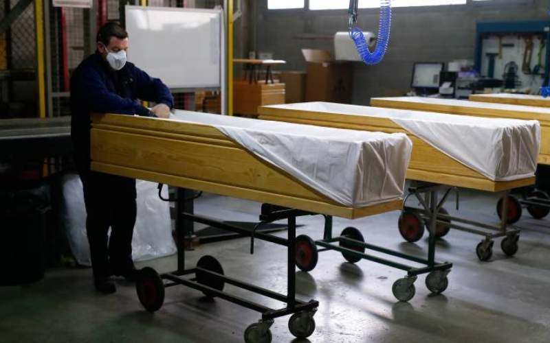 7 ملايين إصابة ووفاة كل دقيقتين.. عجز أميركي أمام كورونا