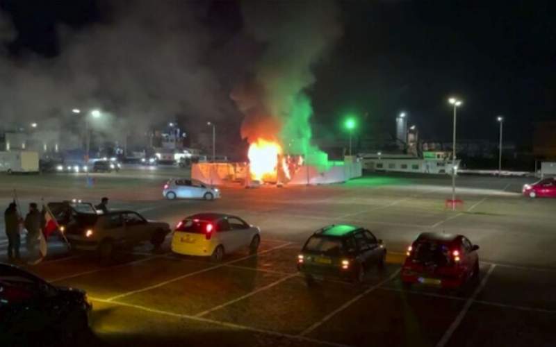 تجدد الاشتباكات في هولندا بسبب قيود كورونا والشرطة تعتقل أكثر من 150 شخصاً