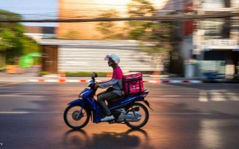 عامل توصيل بيتزا هندي مصاب بكورونا يجبر 72 أسرة على الحجر الصحي