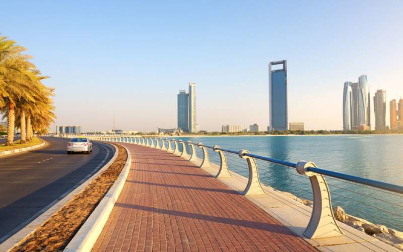 سلطات أبو ظبي تحظر الانتقال من وإلى الإمارة لمدة أسبوع 