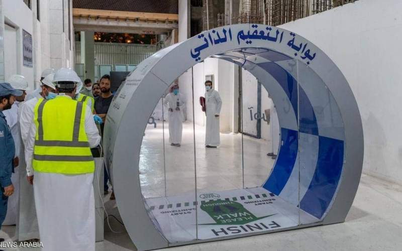 بوابات للتعقيم في الحرم المكي..