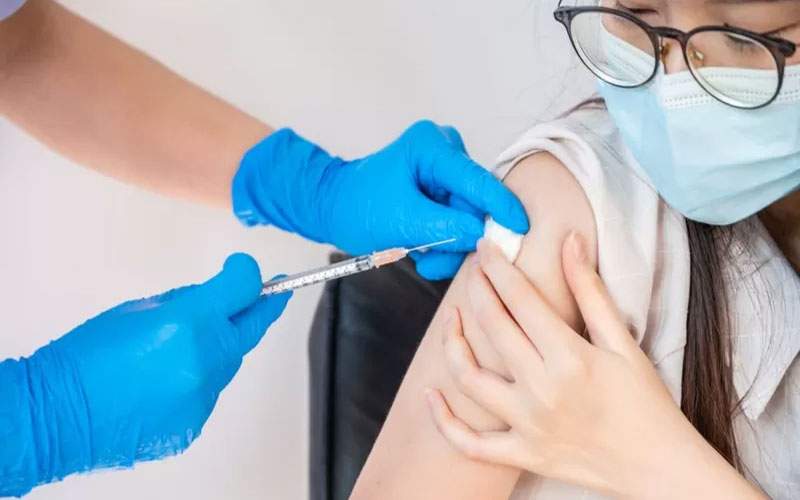 فيروس كورونا: مراهقون يواجهون خطر الإصابة بأمراض نادرة جراء تراجع الإقبال على اللقاحات