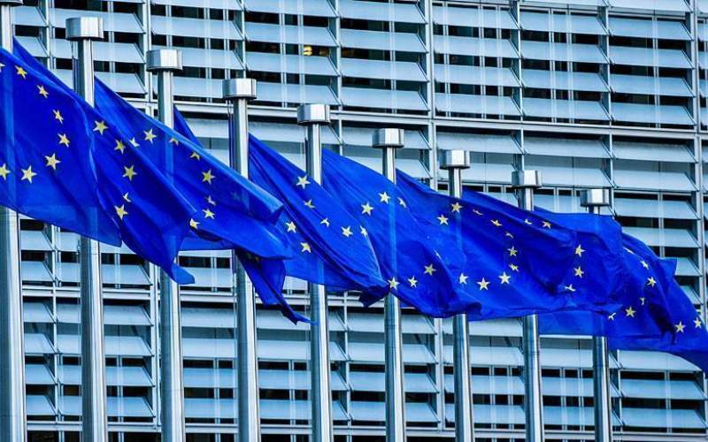 المفوضية الأوروبية: يحق لدول الاتحاد الأوروبي شراء اللقاح الروسي ولكن بشرط!