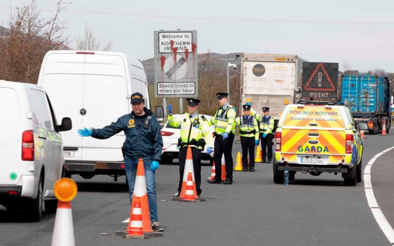 إيرلندا تفرض حجراً صحياً إلزامياً على القادمين من عدة دول بينها عربية