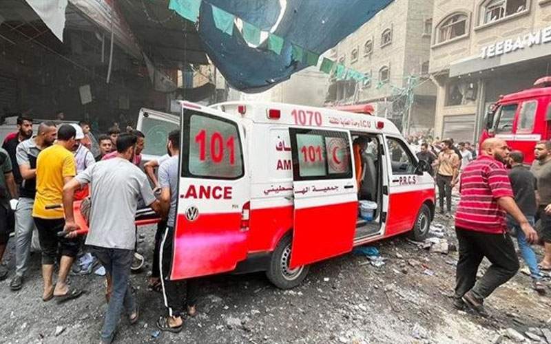 الهلال الأحمر الفلسطيني يعلن فقد الاتصال بطواقمه بمشفى الأمل جراء اقتحام الاحتلال المتواصل