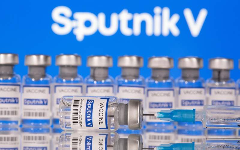 الأرجنتين تبدأ إنتاج اللقاح الروسي ونيبال تجيز استخدامه الطارئ