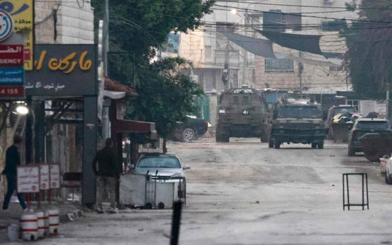 قوات الاحتلال تقتحم جنين وتحاصر مستشفياتها