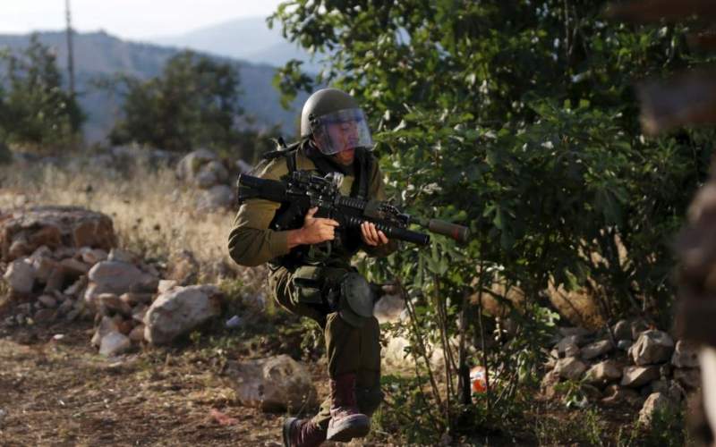 لمنع الجهود الفلسطينية لمكافحة كورونا.. قوات الاحتلال تقتحم بلدة شرق رام الله