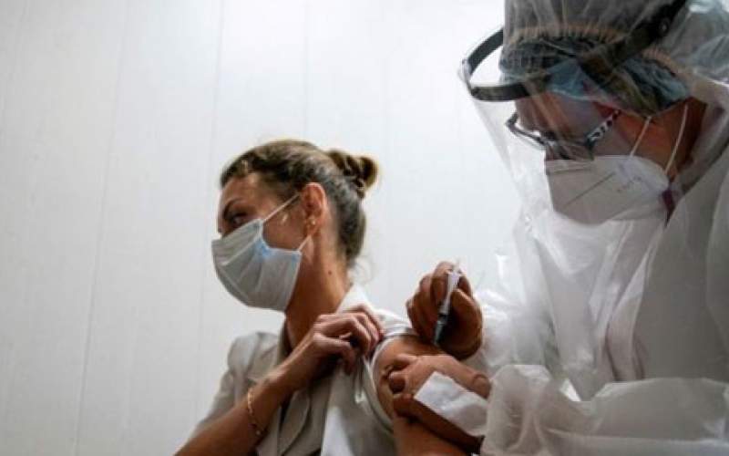 بوتين يوعز ببدء التطعيم الشامل ضد كورونا لجميع المواطنين 