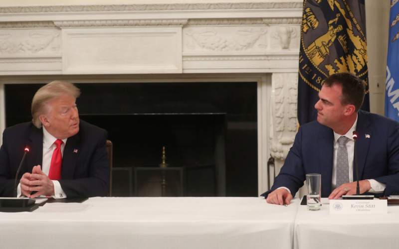 حاكم أوكلاهوما يصاب بكورونا