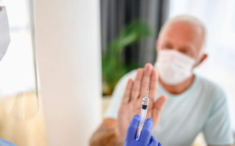 استعدادات وريبة إزاء اللقاحات حول العالم 