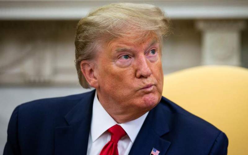 خلاف حاد بين ترامب وكبير الخبراء في خلية إدارة أزمة كورونا 