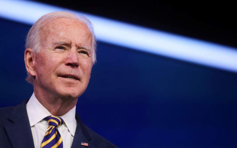 إدارة بايدن ترفض قرار ترامب برفع الحظر المفروض على المسافرين